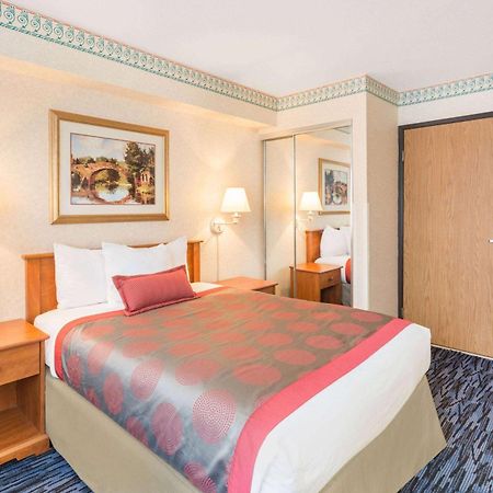 รามาดา บาย วินด์แฮม เคนต์ ซีแอตเทิล แอเรีย Hotel เคนท์ ภายนอก รูปภาพ